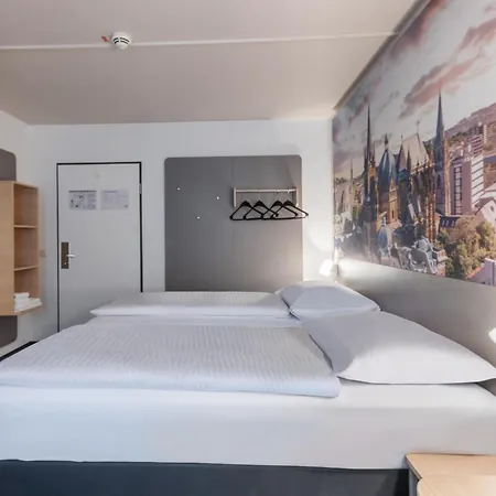 Hotel Ibis Hauptbahnhof 2*